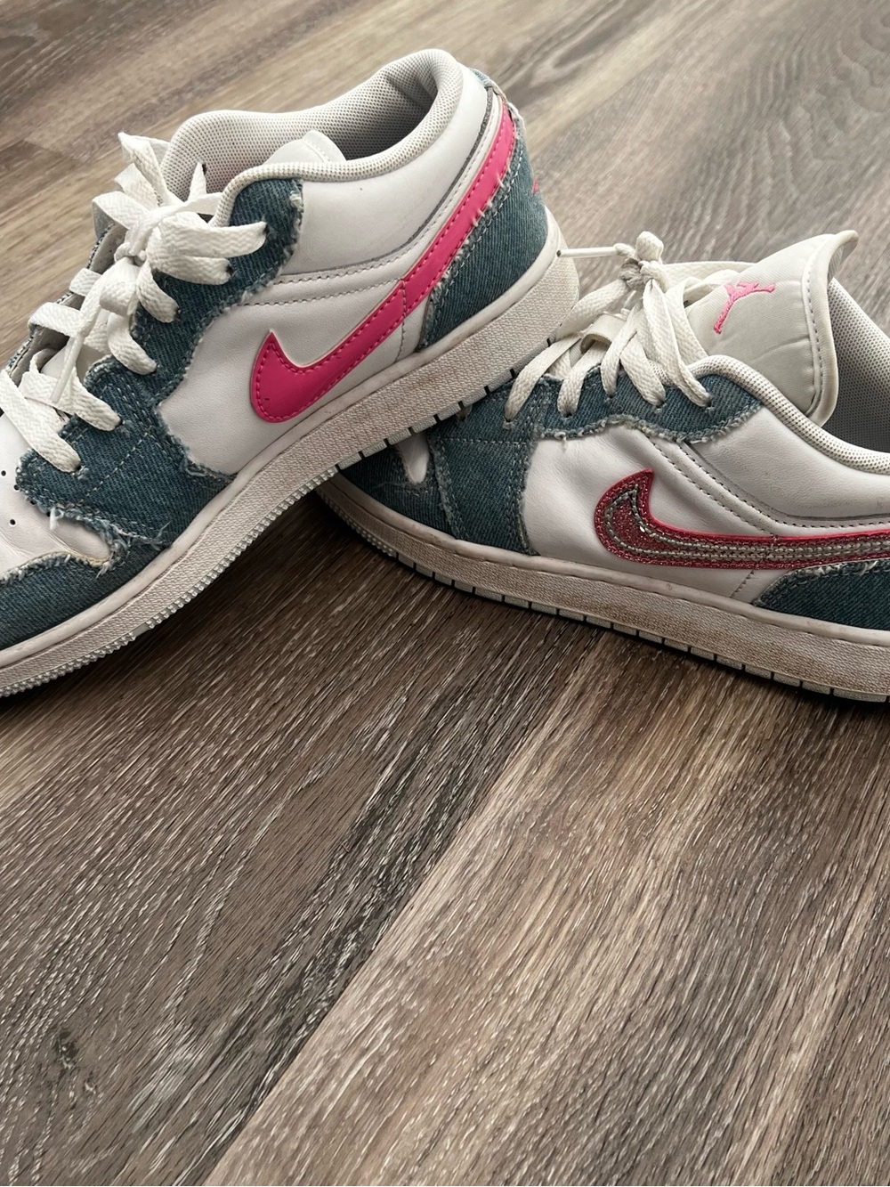 Jordan Kids Low-Top Sneakers White, Denim & Pink Swoosh